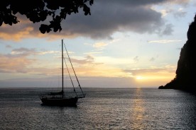 La vue sur le coucher de soleil de la véranda d’un bungalow de Sugar Beach.