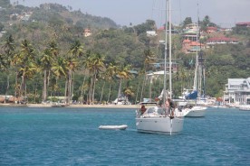 L’entrée dans Marigot Bay et ses palmiers qui protègent la minuscule plage de sable blond.