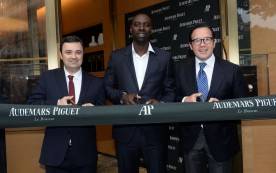 De gauche à droite : Nicolas Besançon, Country General Manager Audemars Piguet France, Omar Sy, François-Henry Bennahmias, Chief Executive Officer Audemars Piguet