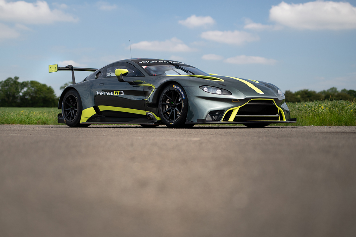 ASTON MARTIN VANTAGE GT 3