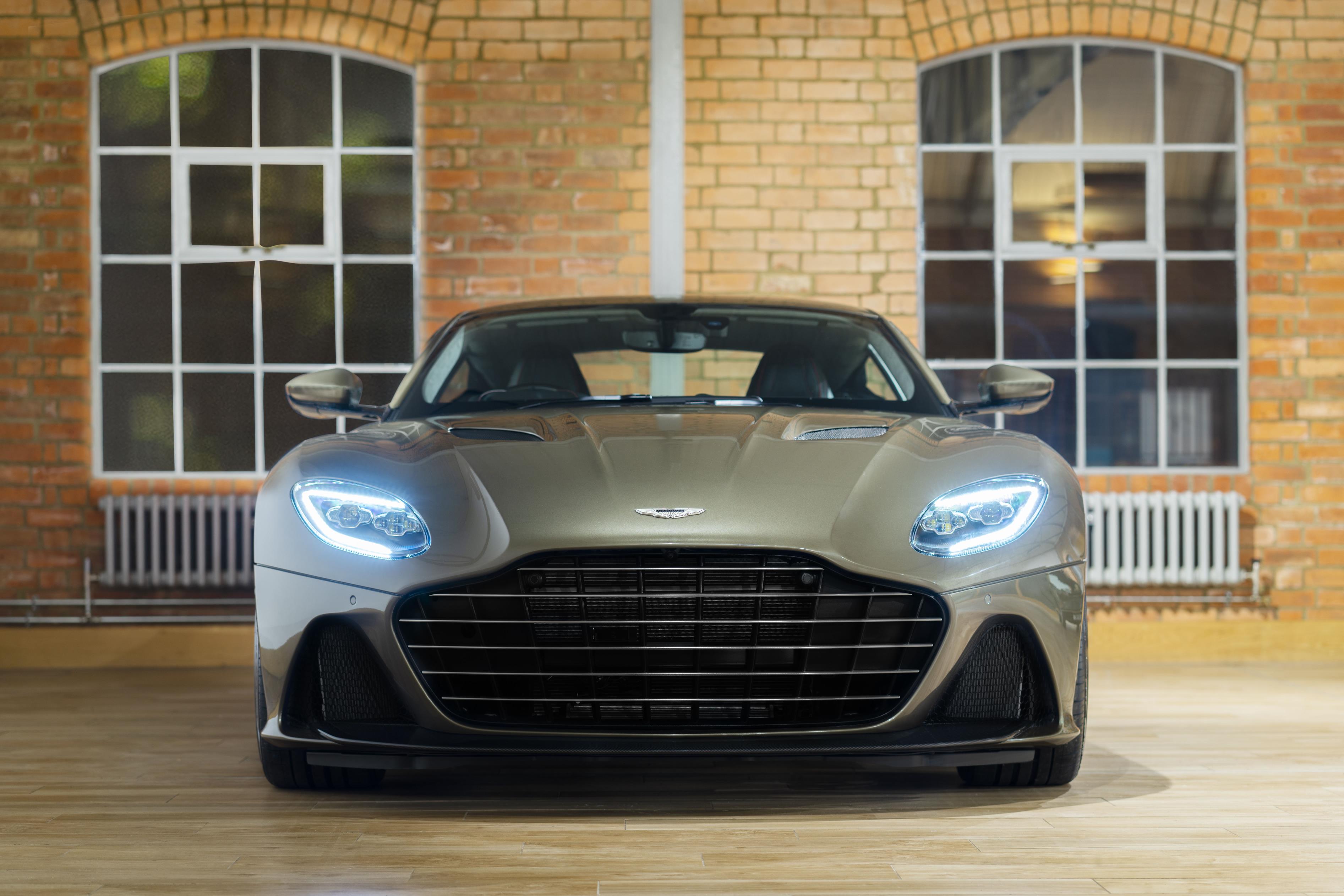 DBS Superleggera