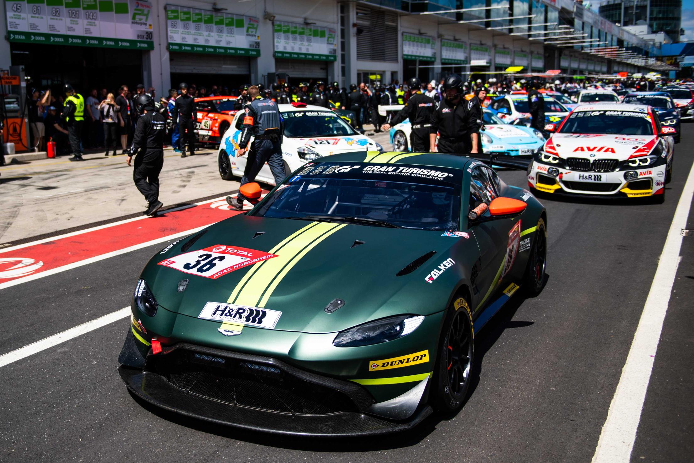 Aston Martin GT4