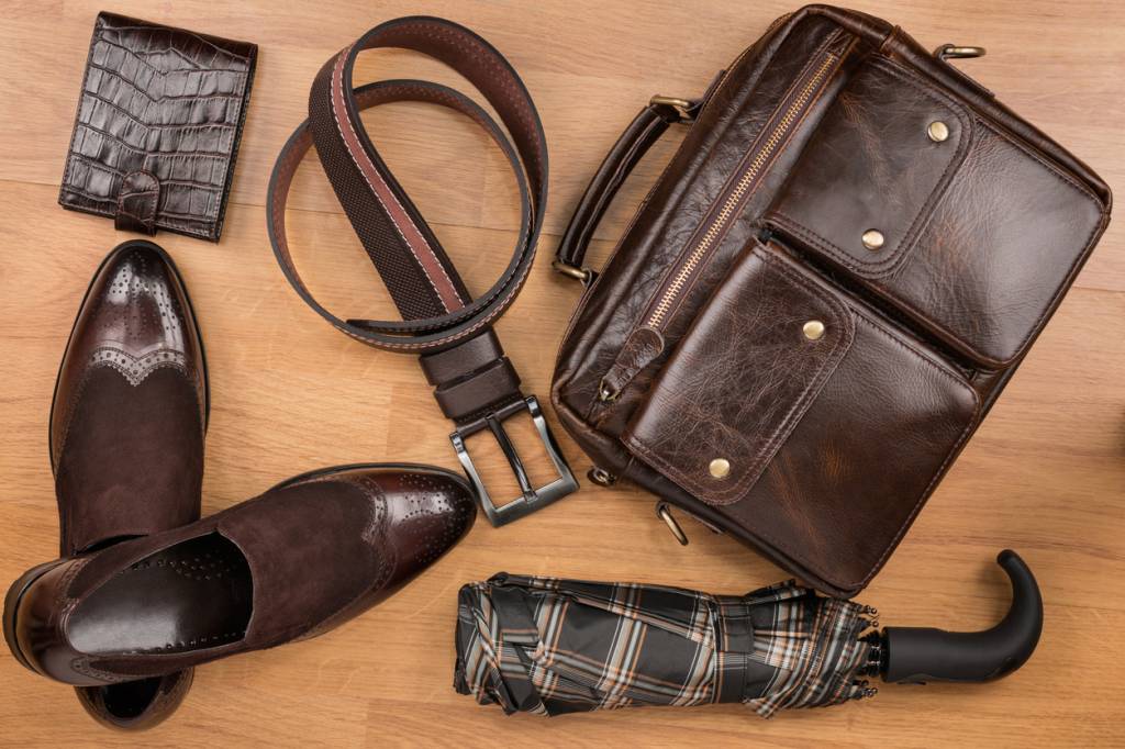 des accessoires en cuir pour homme